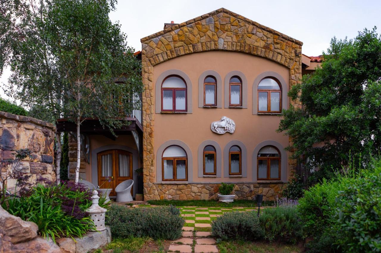 Wild Horses Lodge Harrismith Eksteriør billede